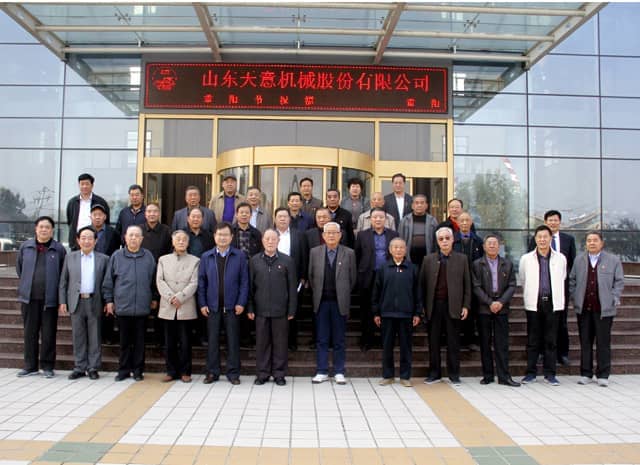 兗州區(qū)人大、政協(xié)領(lǐng)導(dǎo)蒞臨天意機(jī)械參觀考察