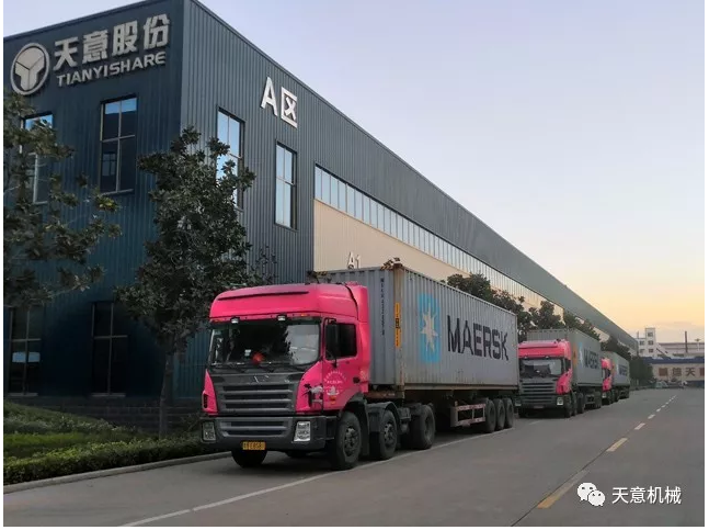 天意機(jī)械為柬埔寨客戶加工生產(chǎn)年產(chǎn)80萬平方輕質(zhì)墻板生產(chǎn)線成功裝車啟運(yùn)！